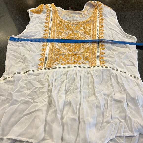 Anthropologie sleeveless top with yellow/ gold embroidered details. - Picture 8 of 8